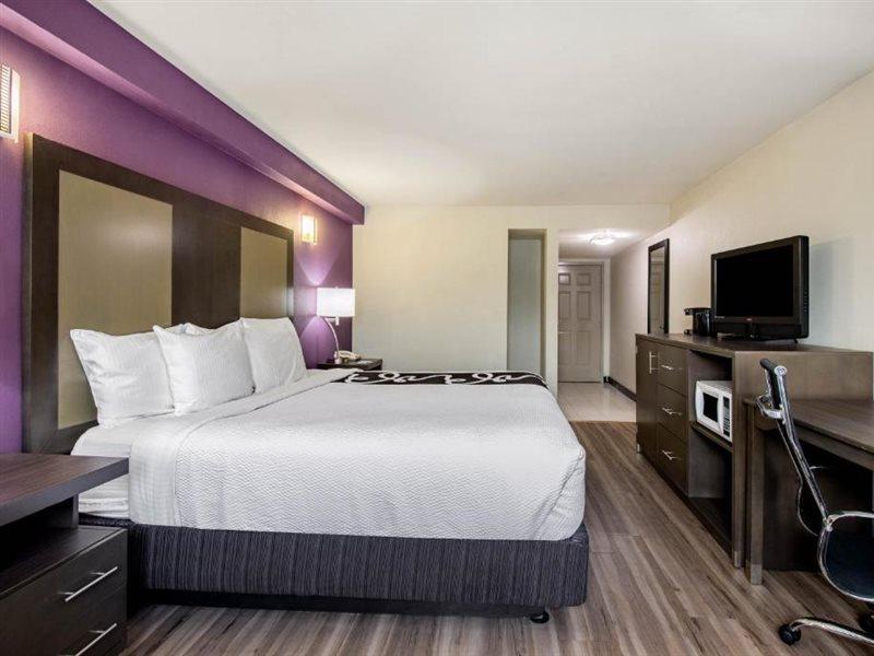 La Quinta Inn By Wyndham West Long Branch Nj Shore Area Екстериор снимка