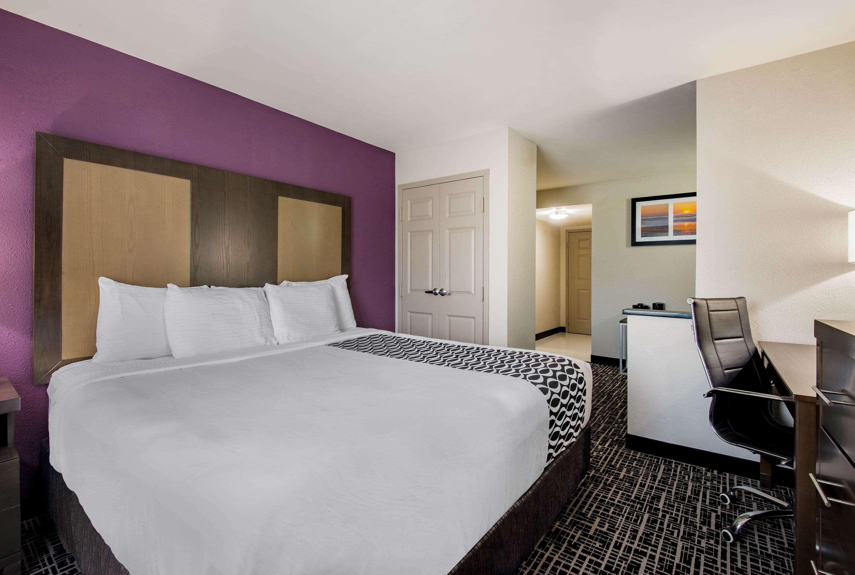 La Quinta Inn By Wyndham West Long Branch Nj Shore Area Екстериор снимка