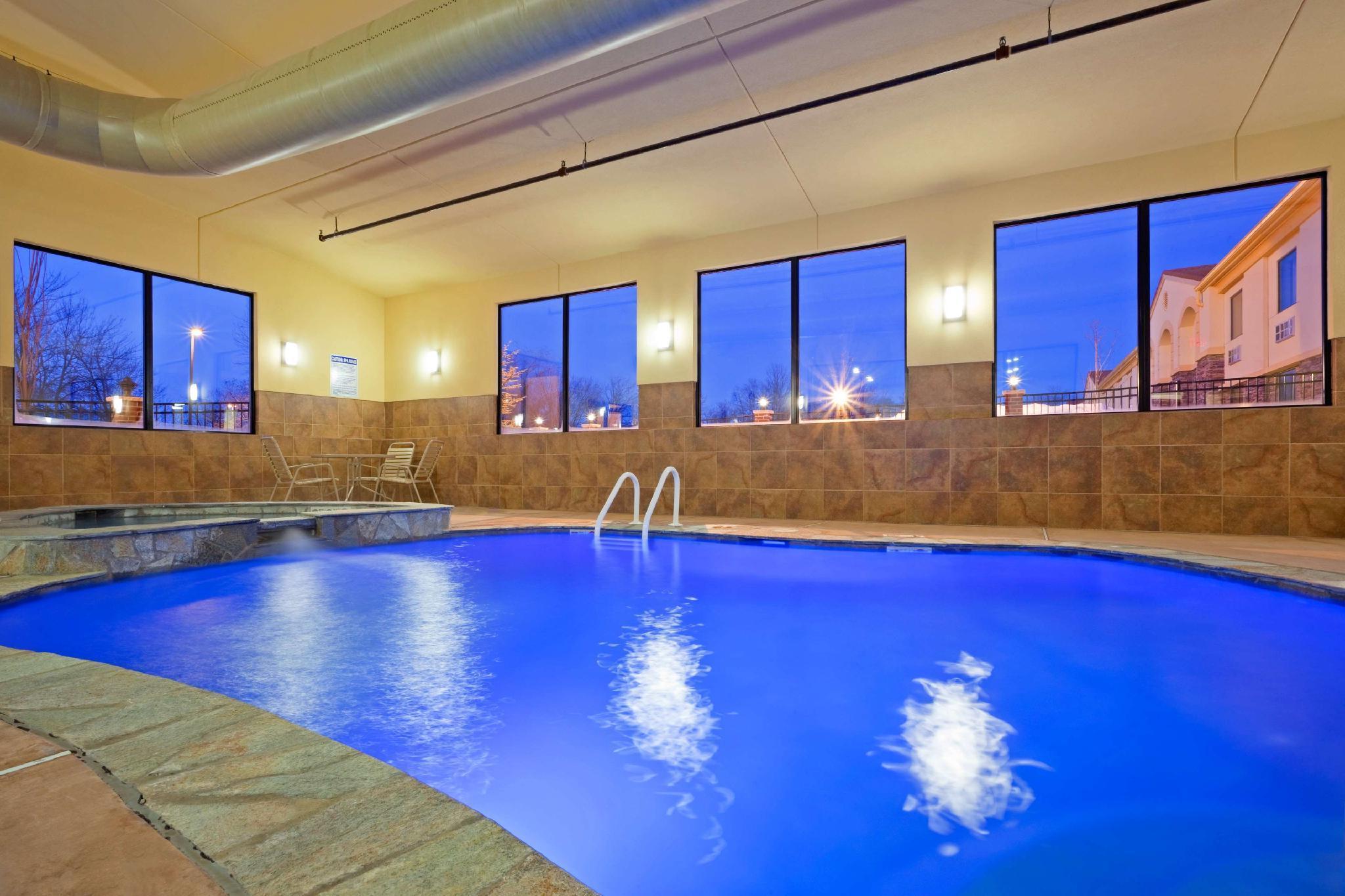 La Quinta Inn By Wyndham West Long Branch Nj Shore Area Екстериор снимка